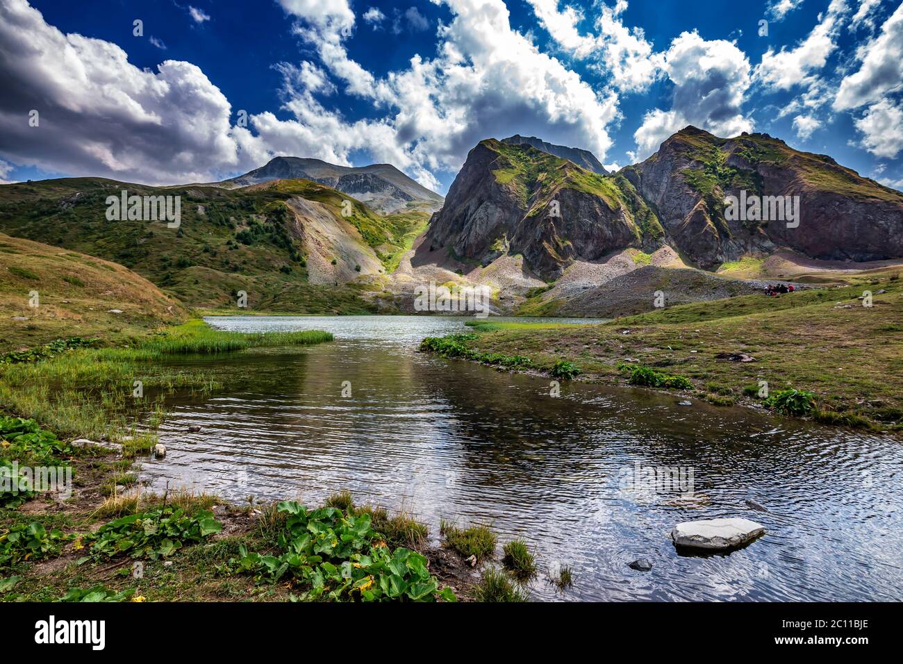 I laghi, gli altipiani e le foreste dell'Arsiyan, nel quartiere di Savsat di Artvin, offrono un'incredibile immagine naturale. Foto Stock