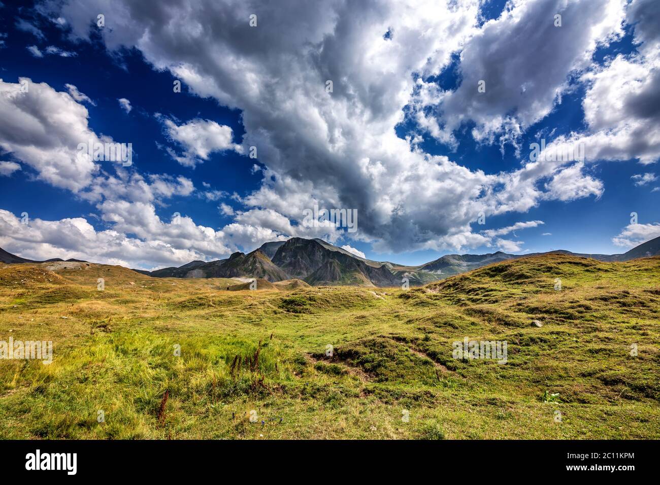 I laghi, gli altipiani e le foreste dell'Arsiyan, nel quartiere di Savsat di Artvin, offrono un'incredibile immagine naturale. Foto Stock