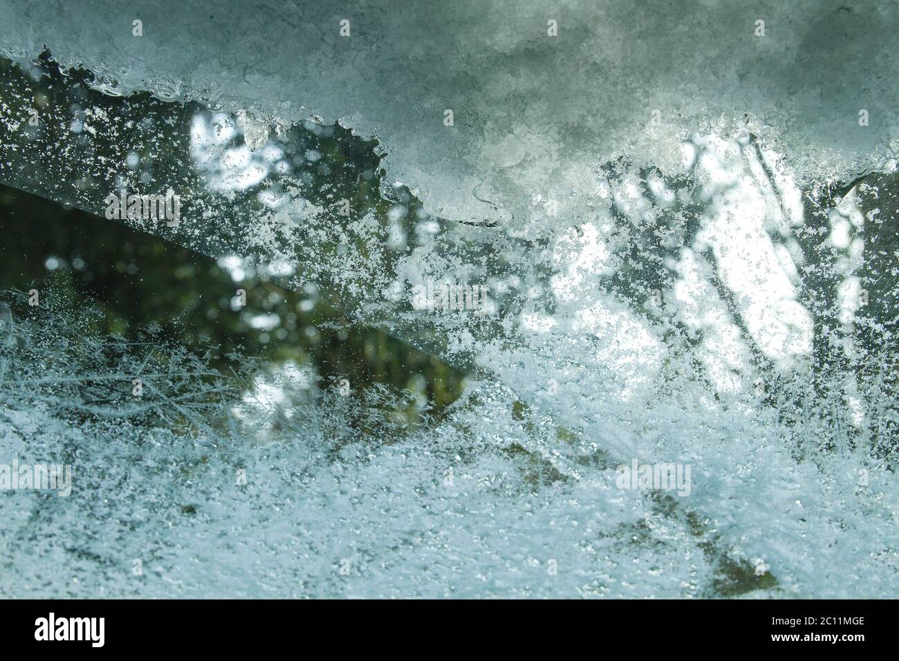 Gelo su una finestra Foto Stock