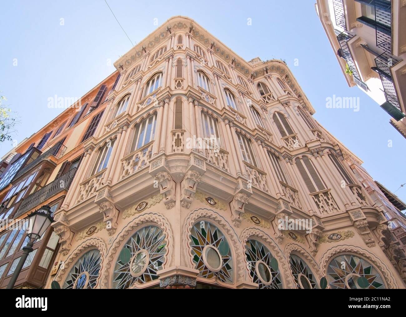 Bellissimo edificio in stile art nouveau di Can Corbella Foto Stock