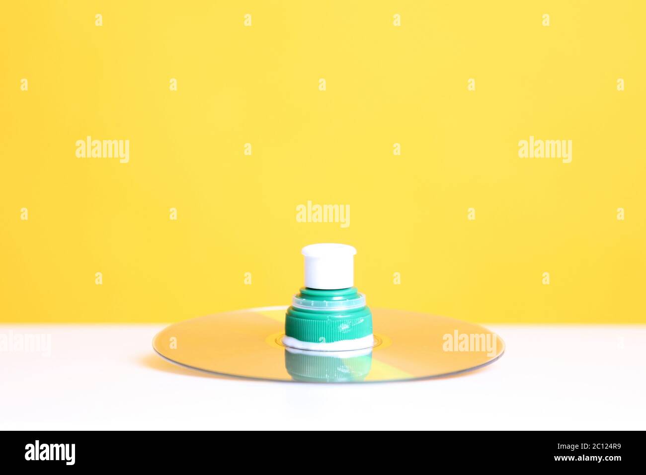 Science @ Home STELO Hovercraft fatto con bottiglia superiore incollato a CD DVD Foto Stock