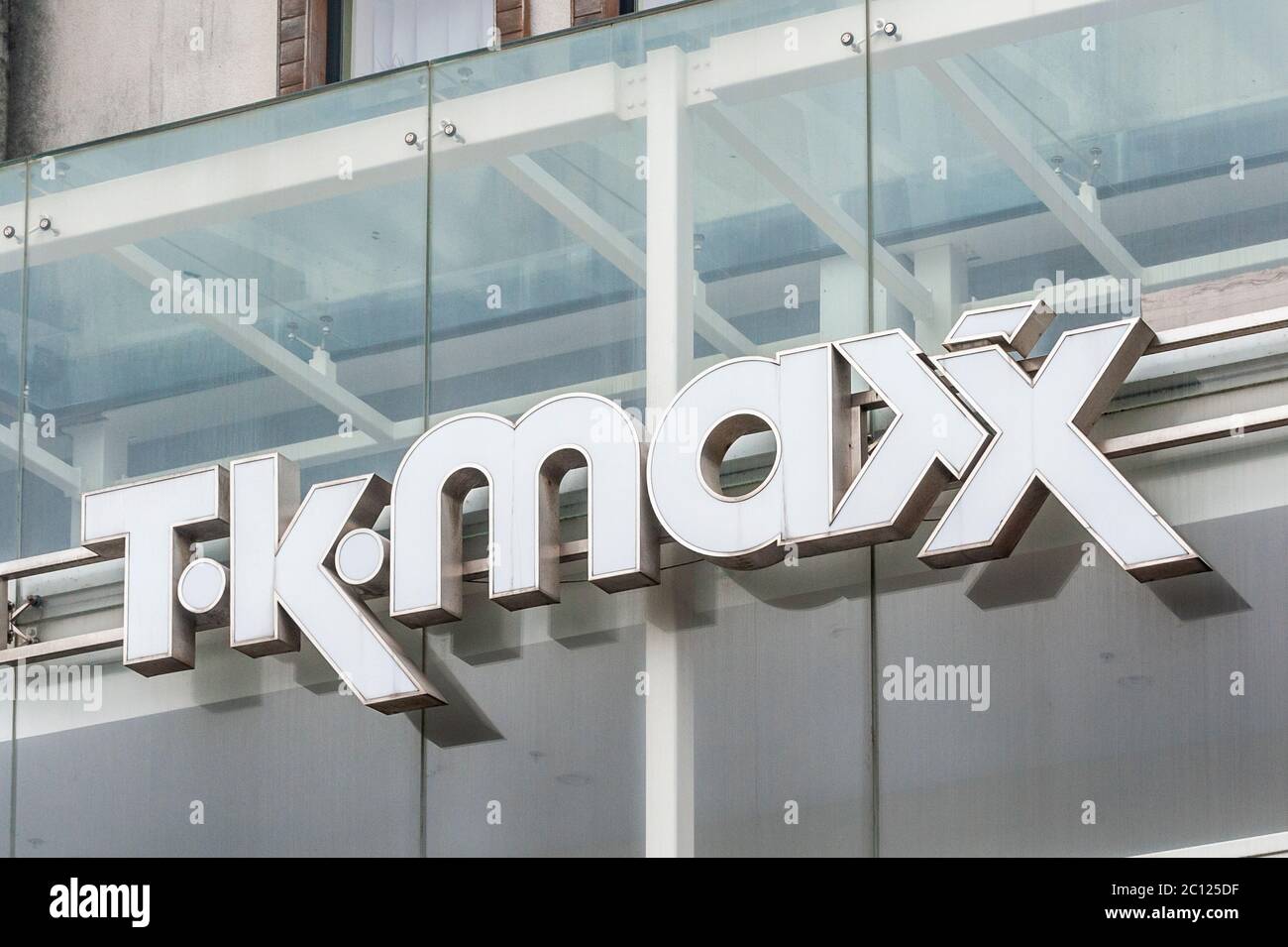 TK Maxx Abbigliamento Store esterno Sign in Cork, Ireland Foto Stock