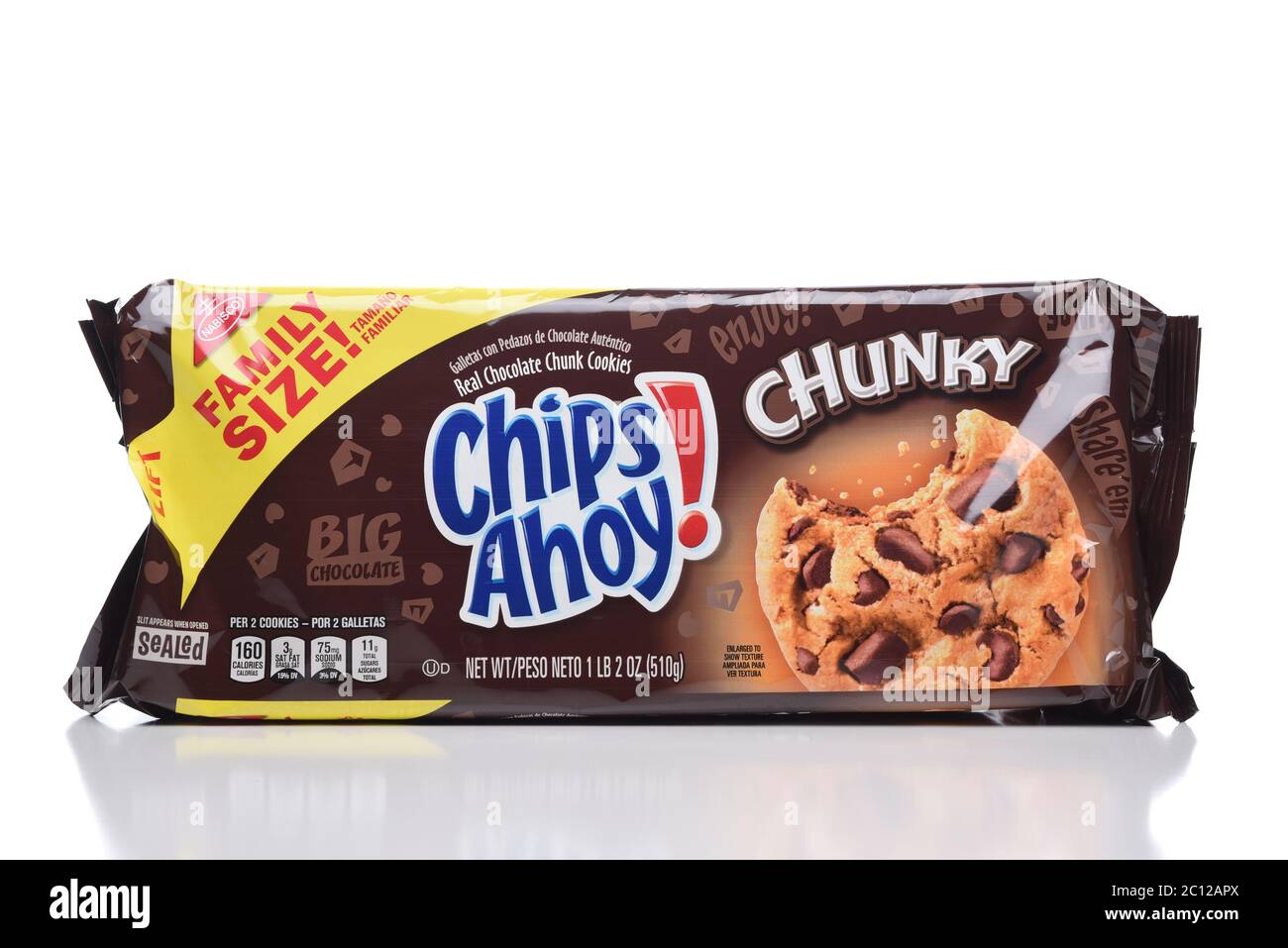 IRVINE, CALIFORNIA - 16 MAGGIO 2020: Un pacchetto di Nabisco Chunky Chips Ahoy Cookies. Foto Stock