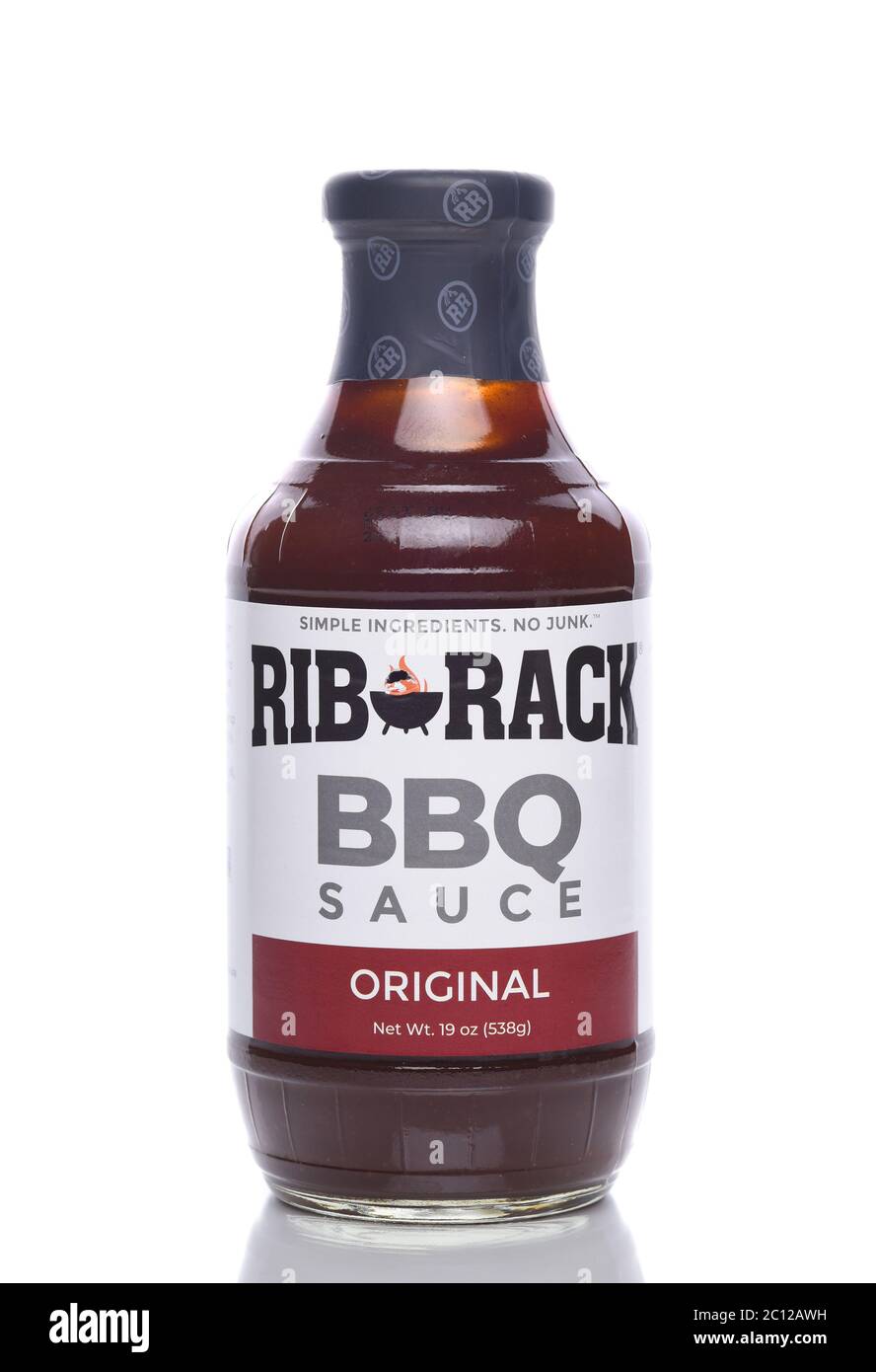 IRVINE, CALIFORNIA - 8 APRILE 2020: Una bottiglia di salsa barbecue Rib rack, sapore originale. Foto Stock