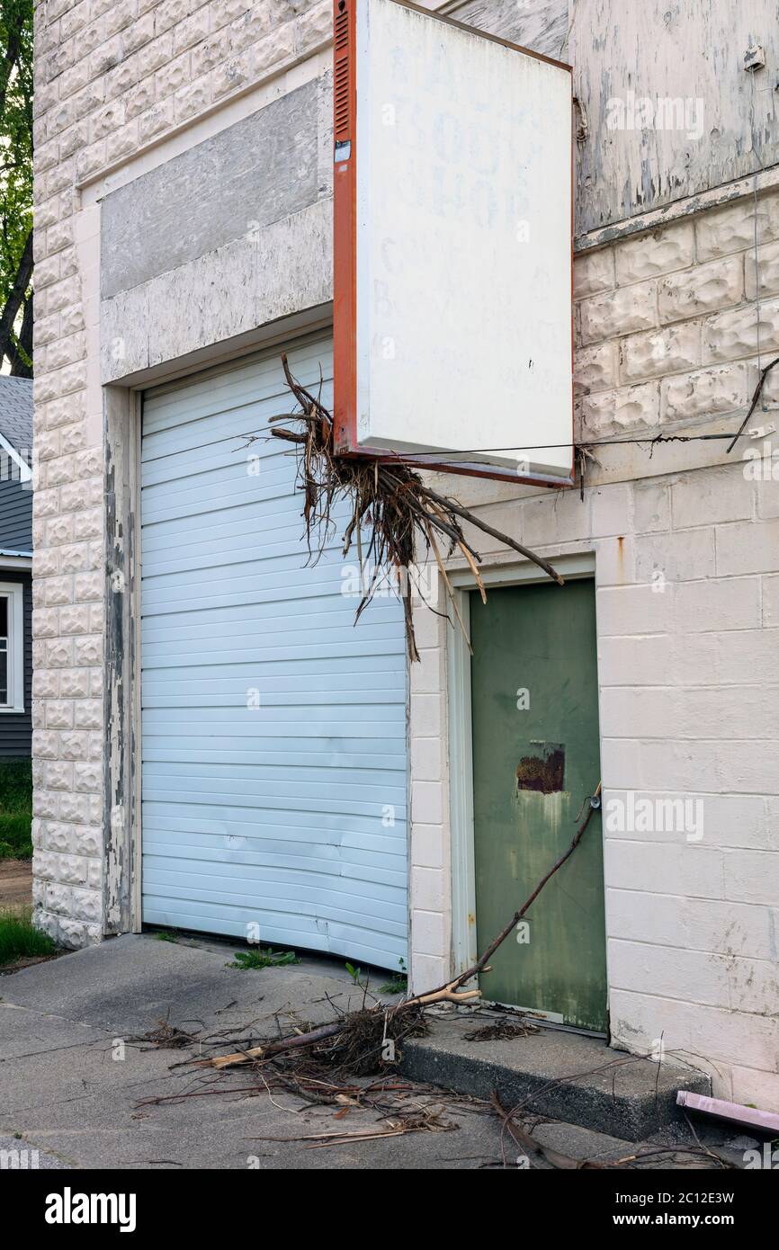 Altezza delle inondazioni, Sanford, MI USA. 11 giugno 2020, la diga ha rotto & inondato è accaduto 20 maggio 2020, da James D Coppinger/Dembinsky Photo Assoc Foto Stock