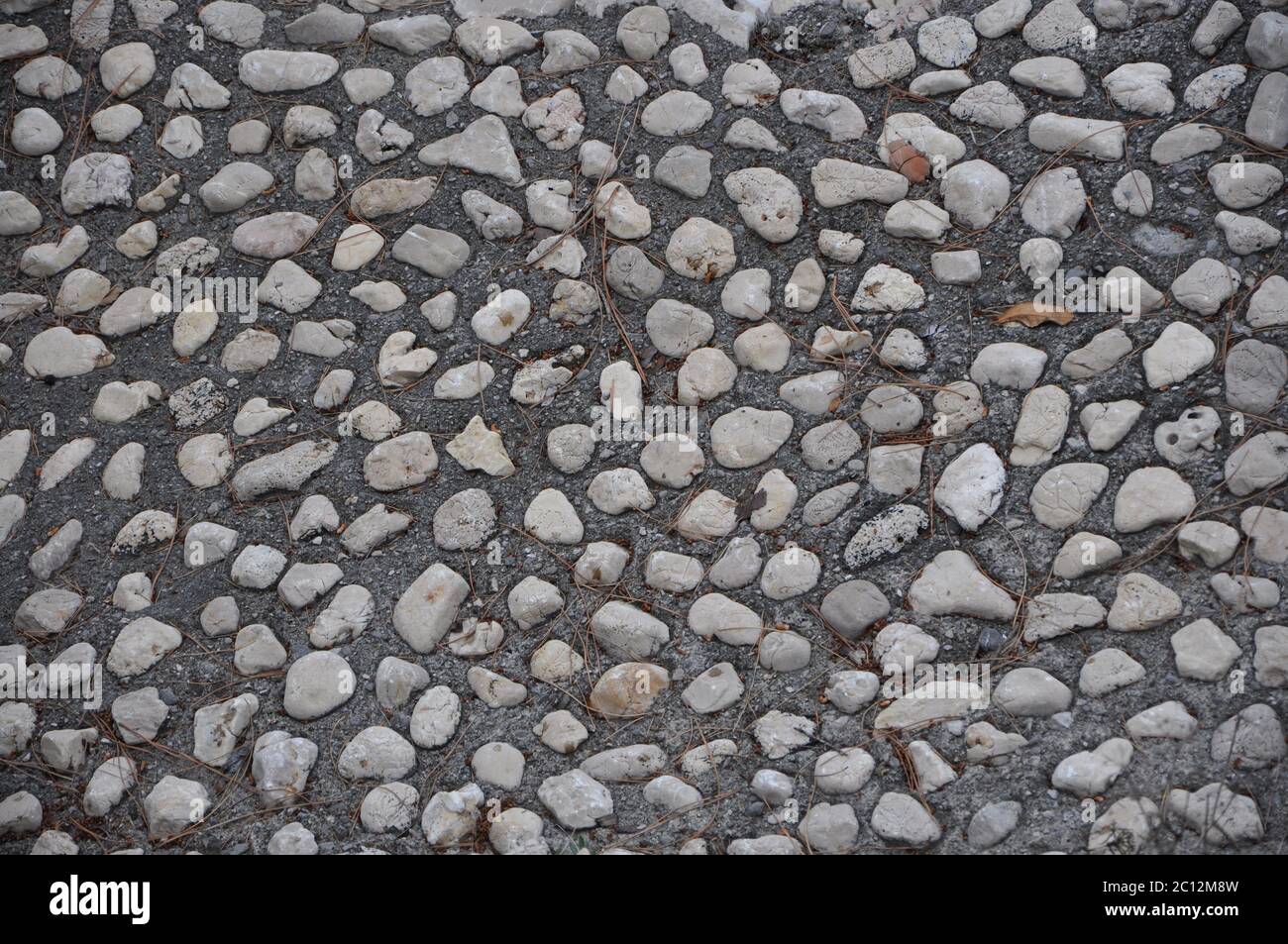 Ponte di pietra strada, pavimentazione pietre. Belle pietre di pavimentazione in via Fiume, Croazia Foto Stock Ponte di pietra strada, pavimentazione pietre. Belle pietre di pavimentazione in via Fiume, Croazia Foto Stock