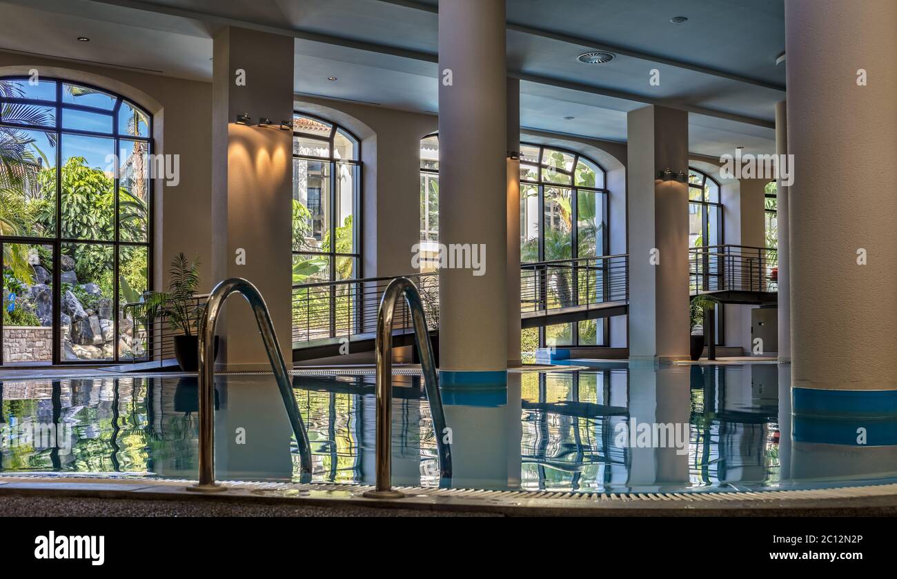 Piscina coperta Foto Stock