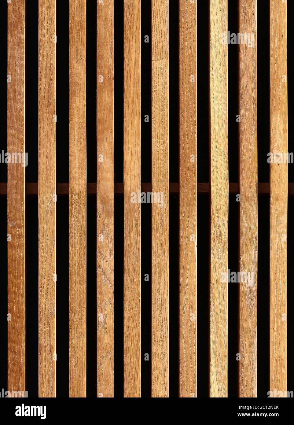 Tessitura senza cuciture di listelli decorativi in legno posti  verticalmente sulla facciata dell'edificio. New York. STATI UNITI Foto  stock - Alamy