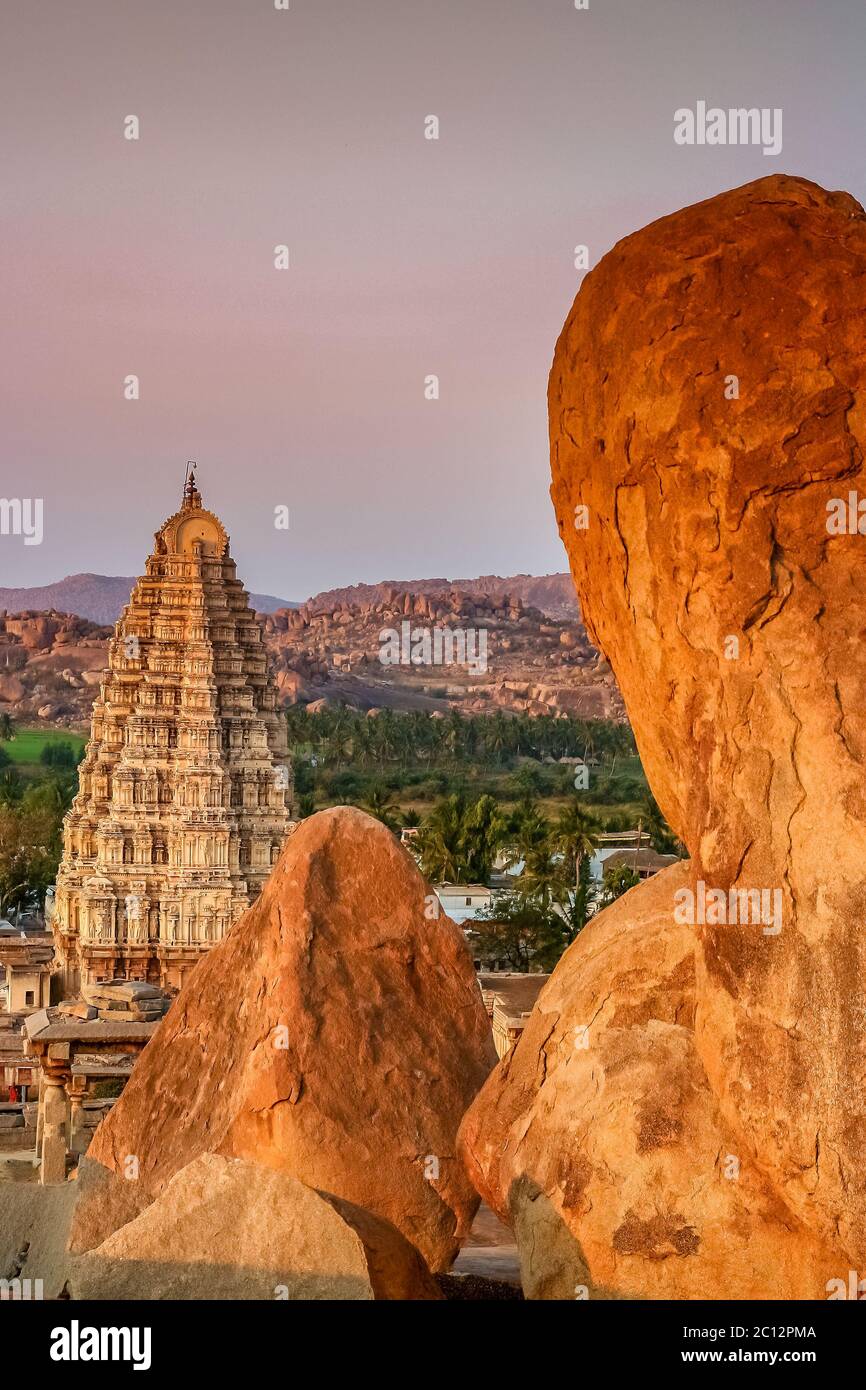 Imponente Tempio Virupaksha Foto Stock