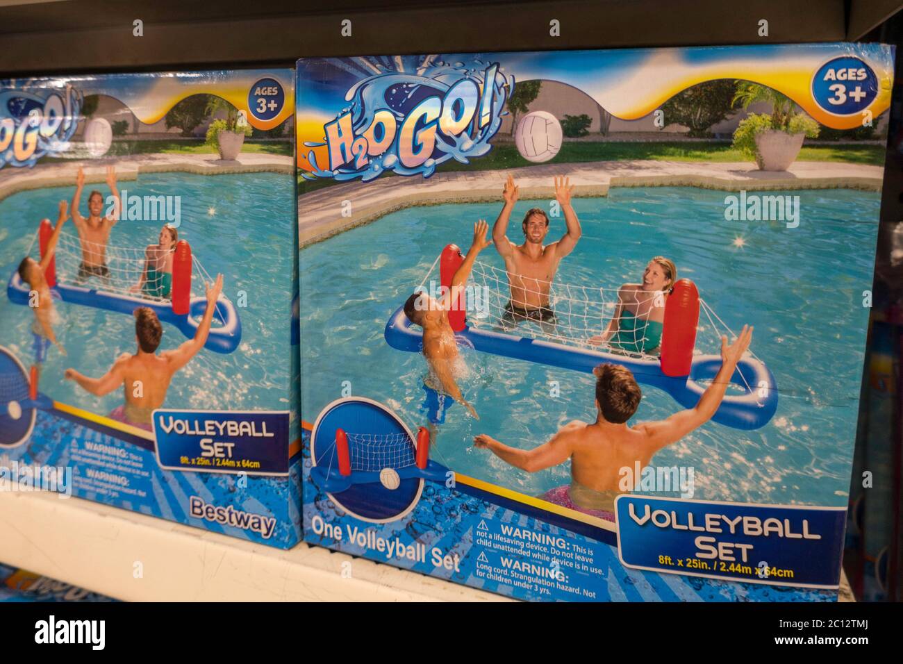Set per pallavolo H2O su scaffale, USA Foto Stock
