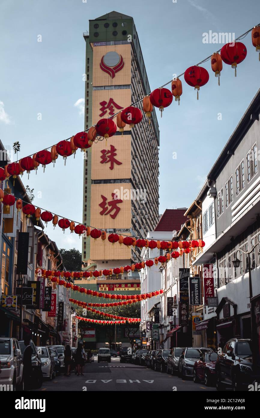 Decorazioni cinesi di nuovo anno nella città cinese di Singapore Foto Stock