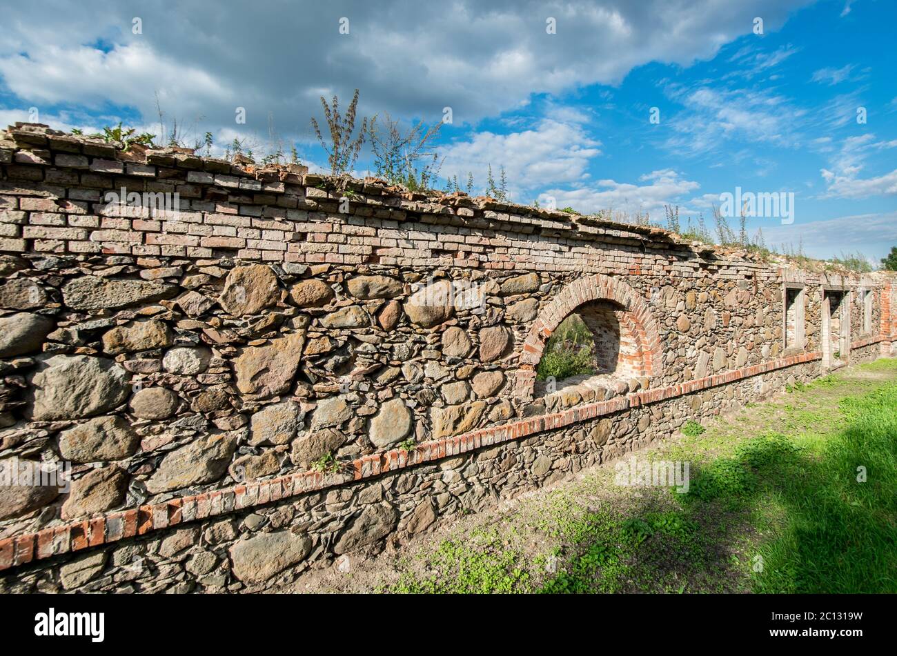 Rovine del vecchio magazzino in Lituania vilage Foto Stock