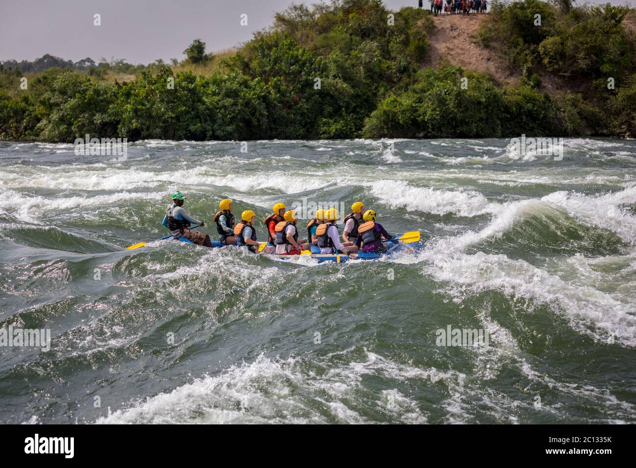 Spedizione di rafting sulle rapide sul fiume Nilo vicino a Jinja, Uganda, Africa Foto Stock