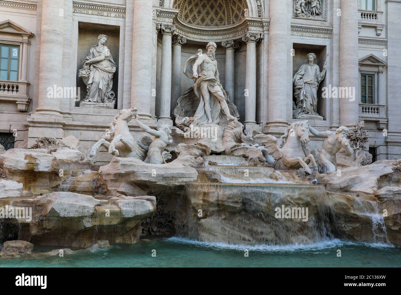 Primo piano della Fontana di Trevi a Roma Foto Stock