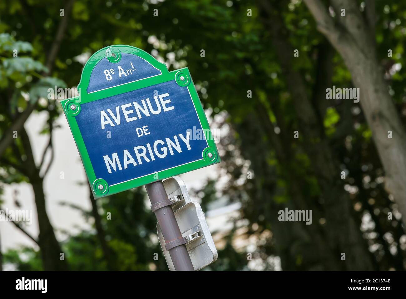 Via piastra di Avenue Marigny vicino Avenue degli Champs Elysees. Parigi, Francia. Foto Stock