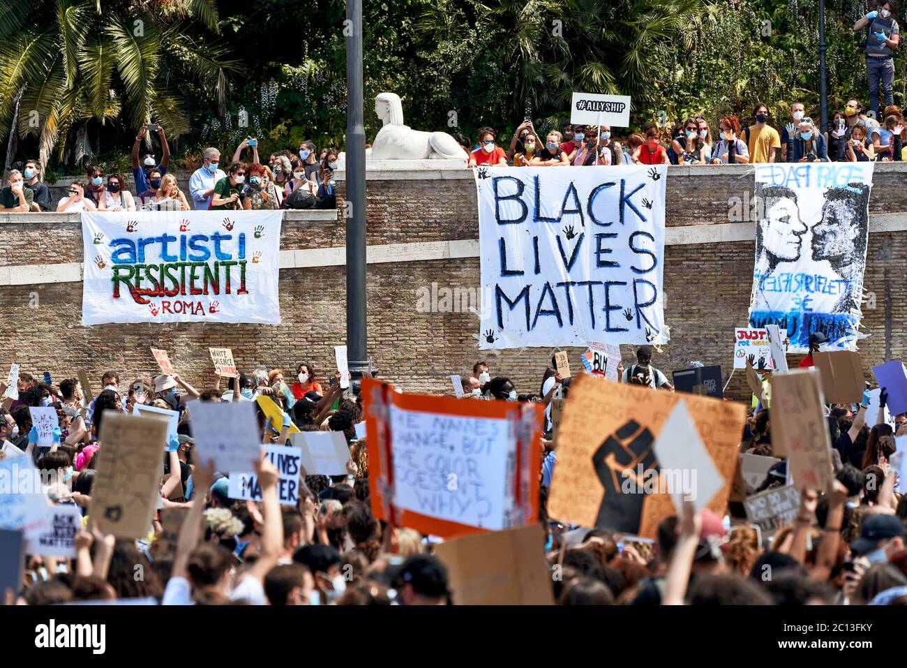 Black Lives Matter, dimostrazione in memoria di George Floyd e contro il razzismo. ROMA, ITALIA - 7 giugno 2020 Foto Stock