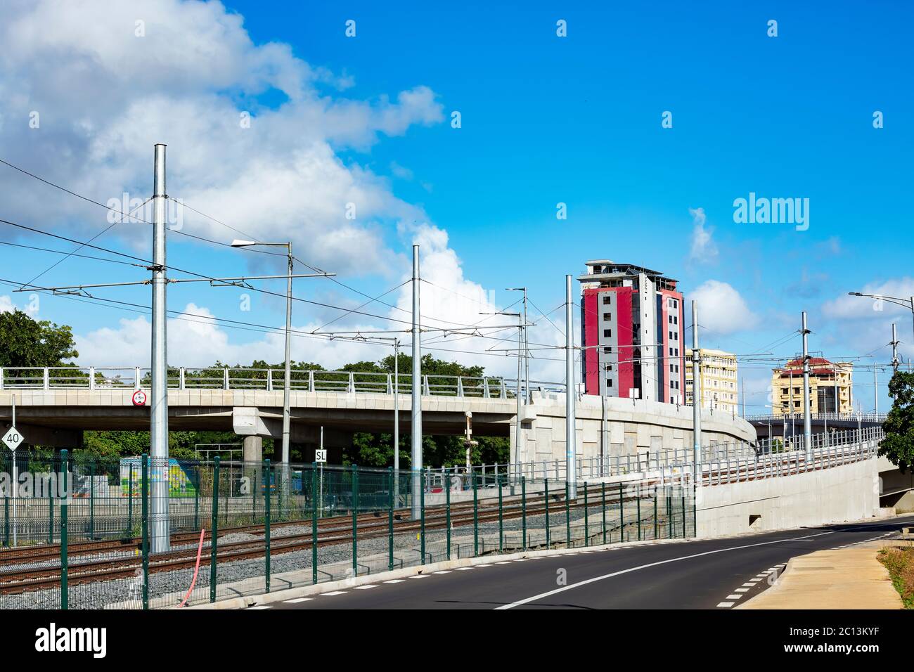 Costruzione di una linea ferroviaria metropolitana leggera a Mauritius. Foto Stock