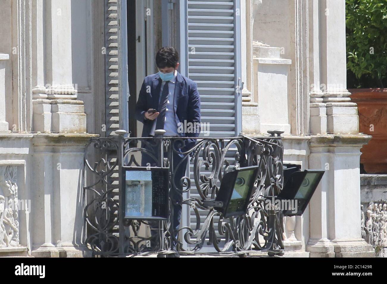 Roma, Italia. 13 Giugno 2020. ROMA, ITALIA 13 giugno 2020: Roberto speranza. Giuseppe Conte ha concocato gli Stati generali a Villa Pamphili a Roma, per affronto la grave crisi economica e sociale causata dalla pandemia Covid-19. Nel primo giorno l'incontro tra i ministeri. Credit: Agenzia indipendente di fotografia/Alamy Live News Foto Stock