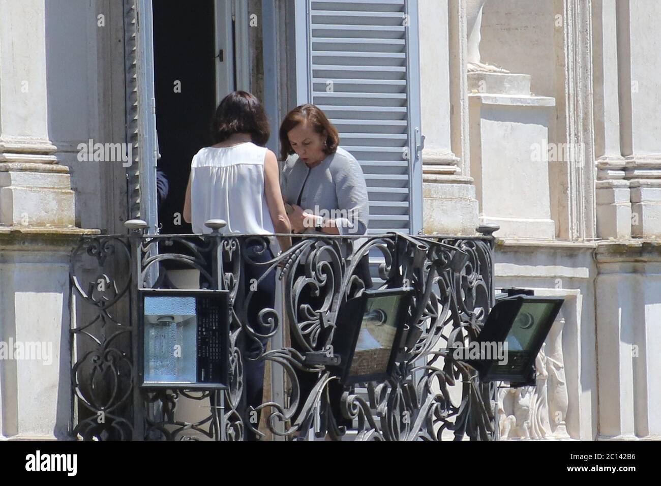 Roma, Italia. 13 Giugno 2020. ROMA, ITALIA 13 giugno 2020: Ministro Luciana Lamorgese. Giuseppe Conte ha concocato gli Stati generali a Villa Pamphili a Roma, per affronto la grave crisi economica e sociale causata dalla pandemia Covid-19. Nel primo giorno l'incontro tra i ministeri. Credit: Agenzia indipendente di fotografia/Alamy Live News Foto Stock