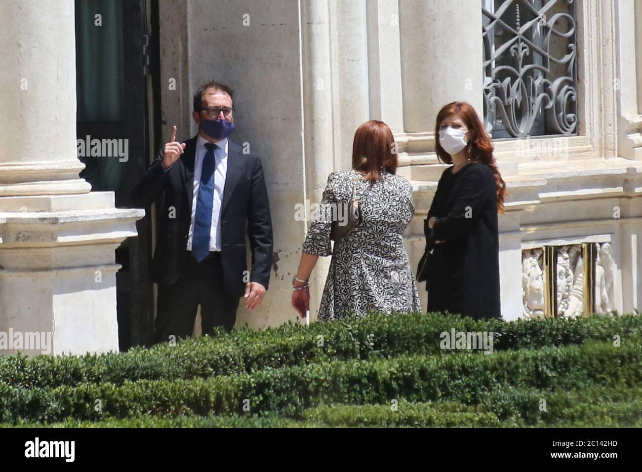 Roma, Italia. 13 Giugno 2020. ROMA, ITALIA 13 giugno 2020: Ministro della Giustizia, Alfonso Bonafede. Giuseppe Conte ha concocato gli Stati generali a Villa Pamphili a Roma, per affronto la grave crisi economica e sociale causata dalla pandemia Covid-19. Nel primo giorno l'incontro tra i ministeri. Credit: Agenzia indipendente di fotografia/Alamy Live News Foto Stock