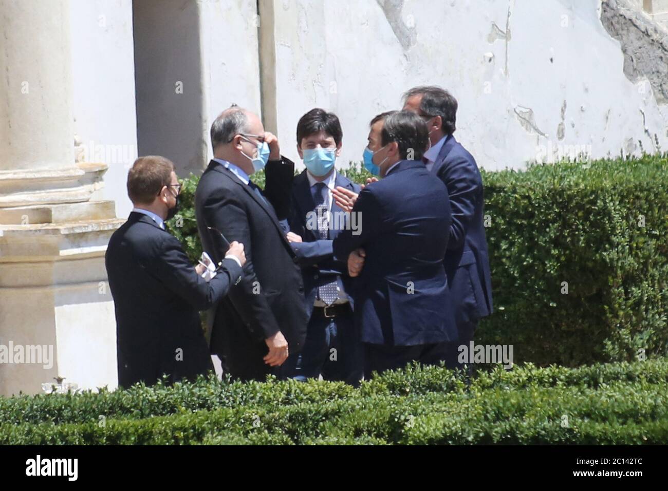 Roma, Italia. 13 Giugno 2020. ROMA, ITALIA 13 giugno 2020: Roberto Gualrieri, Robito speranza. Giuseppe Conte ha concocato gli Stati generali a Villa Pamphili a Roma, per affronto la grave crisi economica e sociale causata dalla pandemia Covid-19. Nel primo giorno l'incontro tra i ministeri. Credit: Agenzia indipendente di fotografia/Alamy Live News Foto Stock