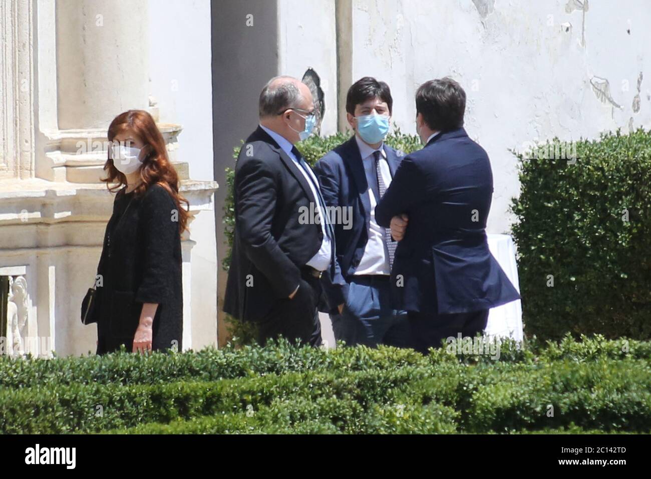 Roma, Italia. 13 Giugno 2020. ROMA, ITALIA 13 giugno 2020: Roberto Gualrieri, Robito speranza. Giuseppe Conte ha concocato gli Stati generali a Villa Pamphili a Roma, per affronto la grave crisi economica e sociale causata dalla pandemia Covid-19. Nel primo giorno l'incontro tra i ministeri. Credit: Agenzia indipendente di fotografia/Alamy Live News Foto Stock