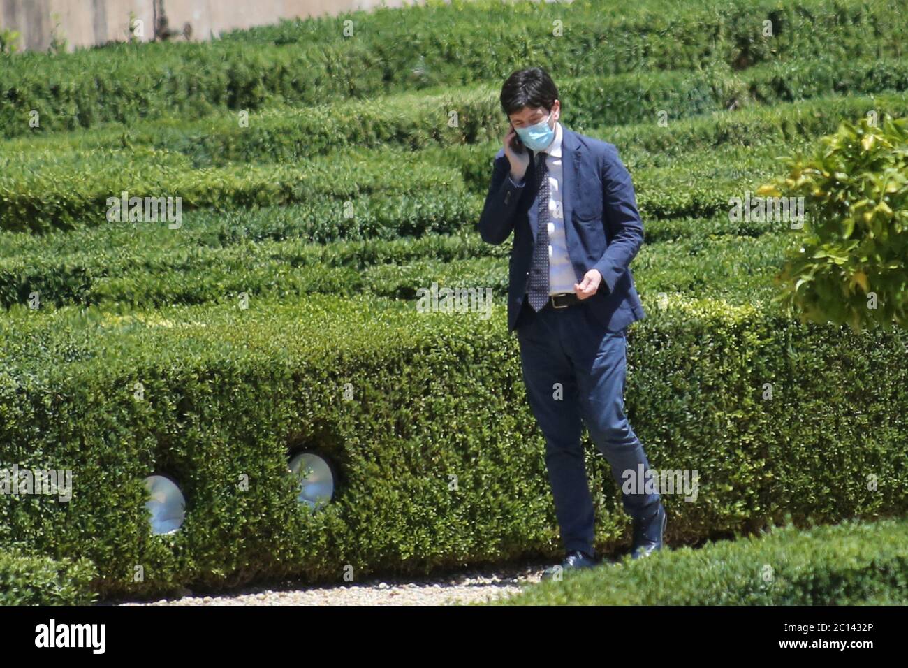 Roma, Italia. 13 Giugno 2020. ROMA, ITALIA 13 giugno 2020: Roberto speranza. Giuseppe Conte ha concocato gli Stati generali a Villa Pamphili a Roma, per affronto la grave crisi economica e sociale causata dalla pandemia Covid-19. Nel primo giorno l'incontro tra i ministeri. Credit: Agenzia indipendente di fotografia/Alamy Live News Foto Stock