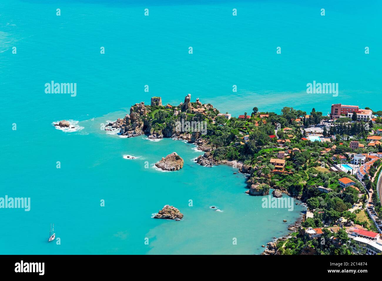 Vista aerea della costa nord della Sicilia da Cefalu Foto Stock