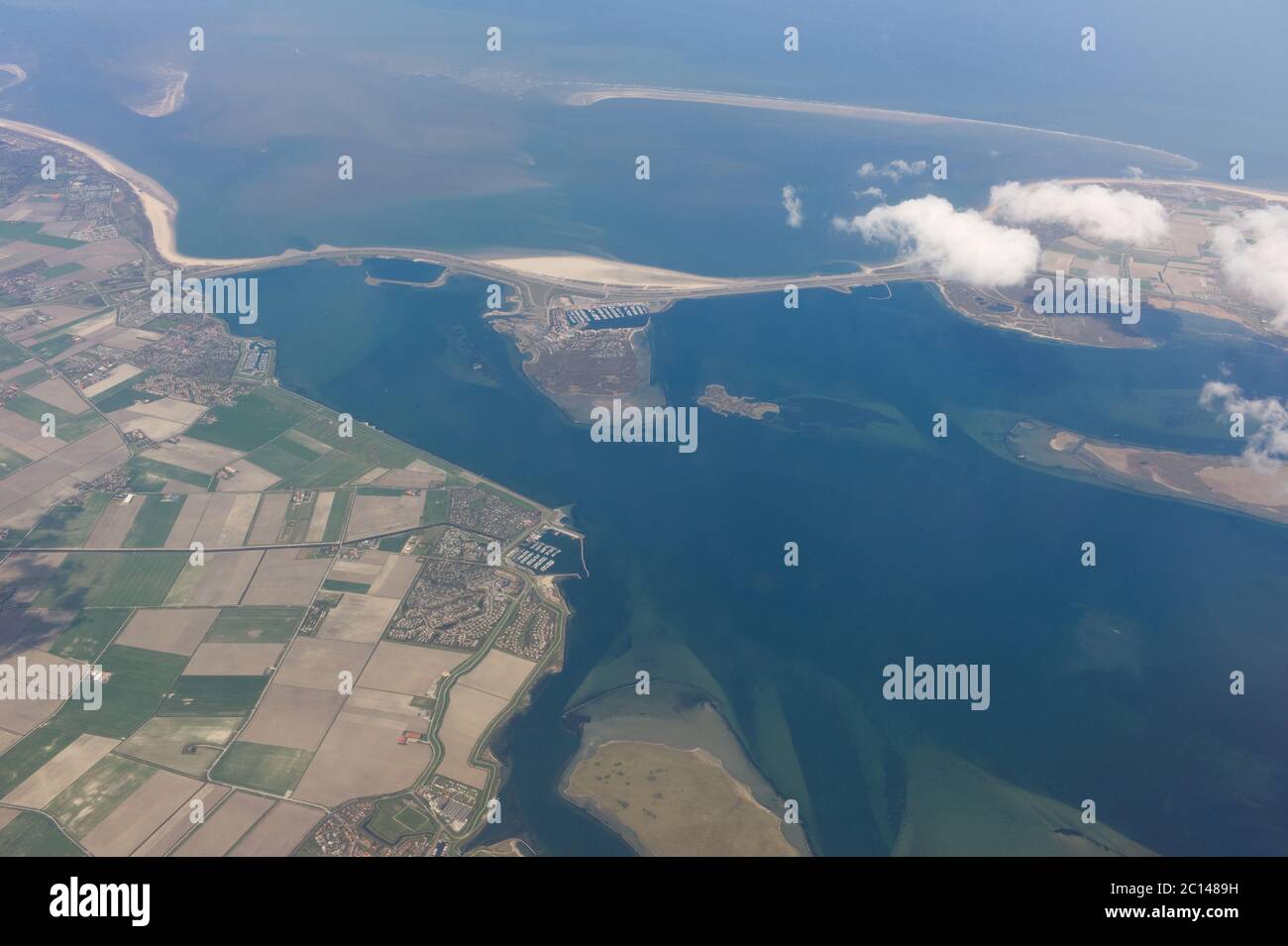 Foto aerea della zona industriale di Botlek vicino al porto marittimo di Rotterdam nei Paesi Bassi Foto Stock