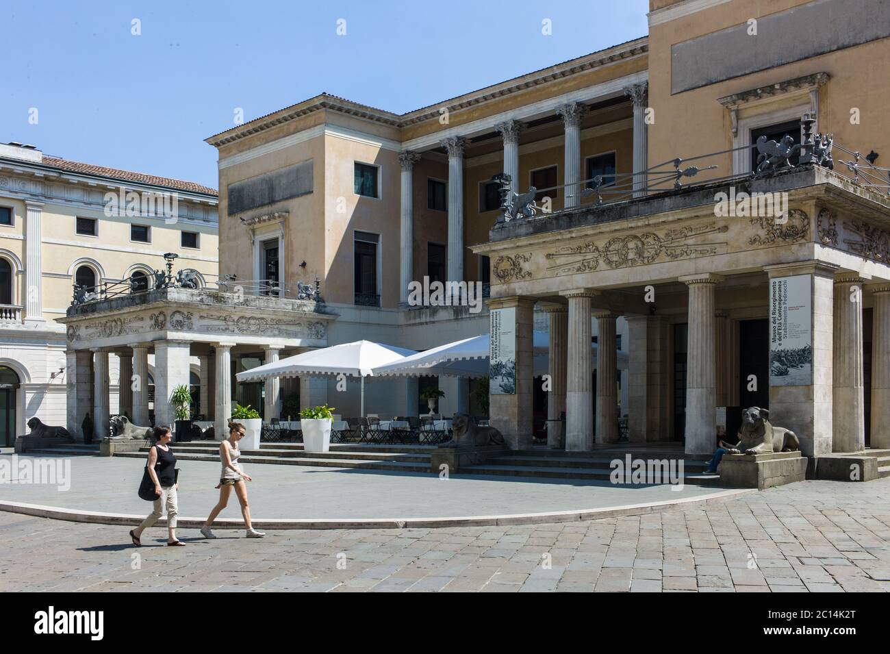 L'antico e famoso caffè Pedrocchi, fondato nel XVIII secolo a Padova in Italia, serve caffè dal 1831 Foto Stock