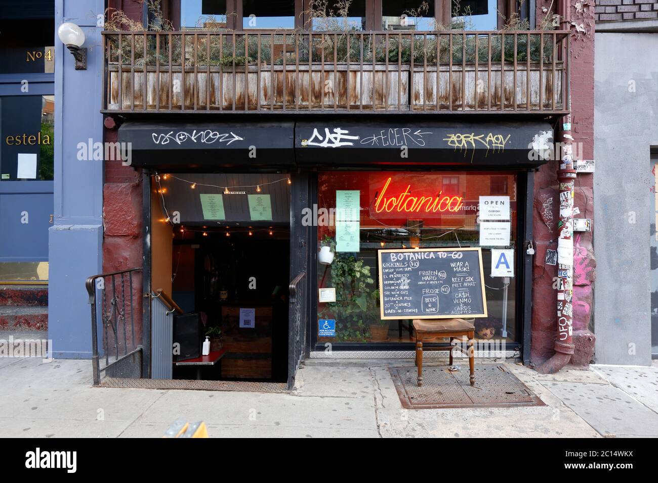 Botanica Bar, 47 East Houston Street, New York, foto del negozio di New York di una sala cocktail, bar a NoLita. Foto Stock