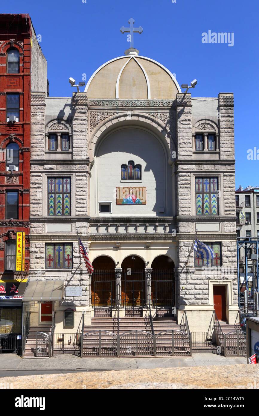 Chiesa ortodossa greca di Santa Barbara, 27 Forsyth St, New York, New York. Esterno di una chiesa a Manhattan Chinatown. Foto Stock