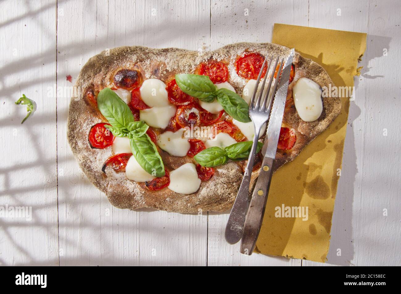 Pizza con farina di grano duro Foto Stock