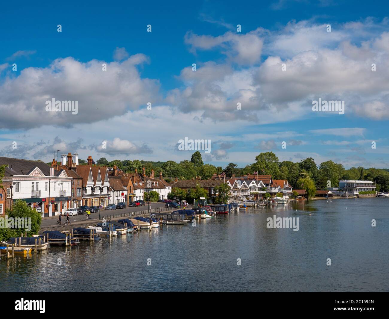 Riverside Landscape, Henley-on-Thames, River Thames, Oxfordshire, Inghilterra, Regno Unito, GB. Foto Stock