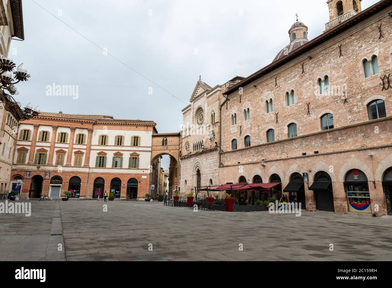 Foligno Italy Giugno 14 2020 Piazza Principale Di Foligno Dove Si Trova Il Comune E La Chiesa Di San Feliciano Foto Stock Alamy