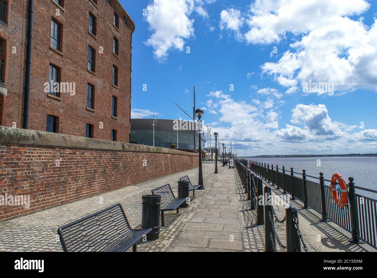 Vista sul fiume Mersey a Liverpool. Foto Stock