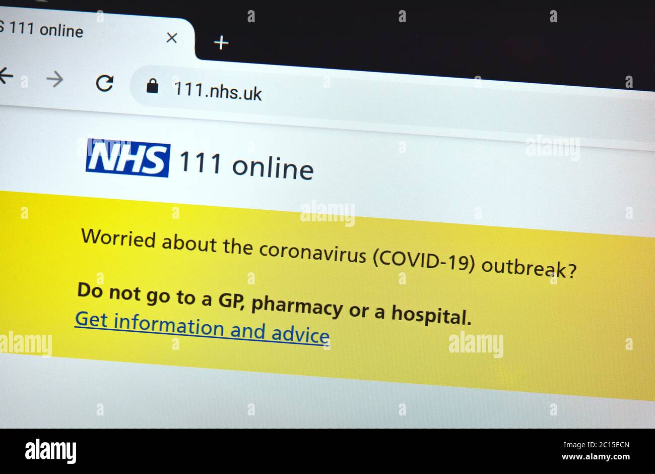 NHS 111 pagina web online consigli virus corona Foto Stock