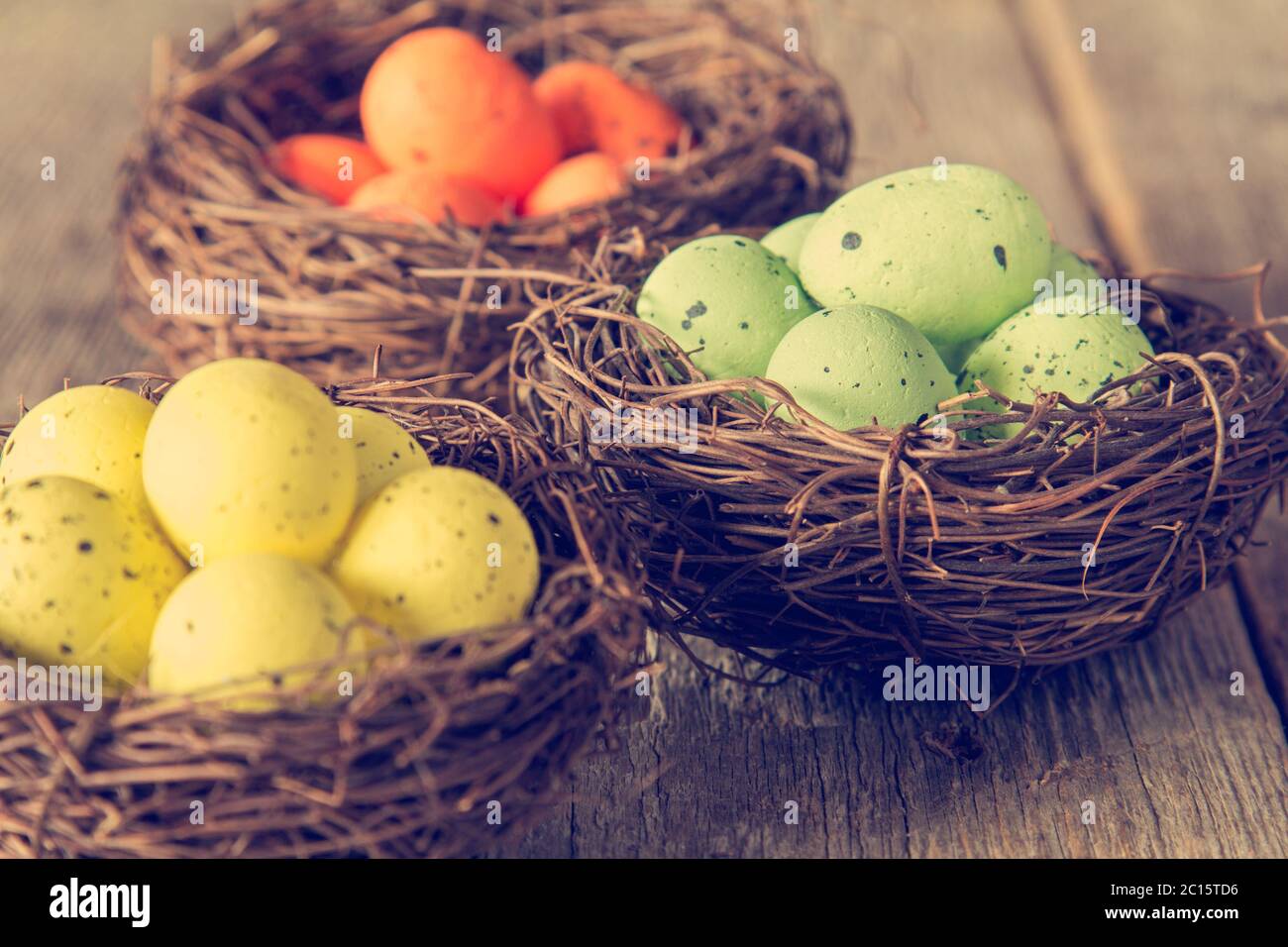 Tre nidi con uova, primo piano Foto Stock