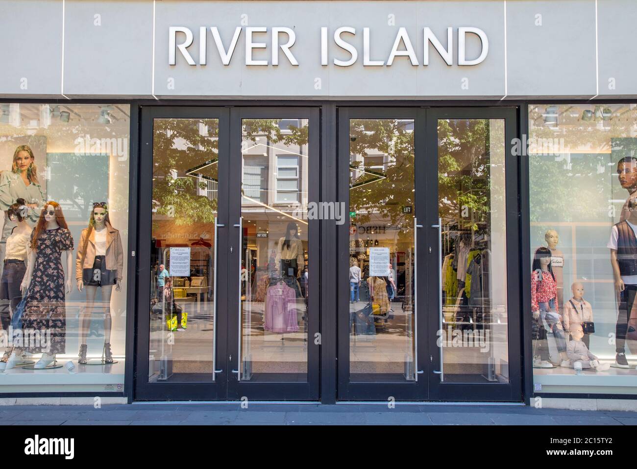 Il negozio River Island è chiuso a causa della chiusura del coronavirus, Southampton Foto Stock