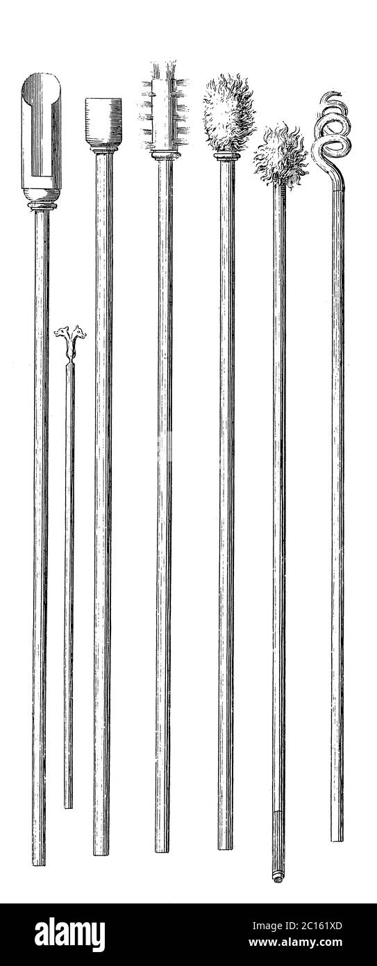 Strumenti per cannoni militari, incisione francese, 1762: sette strumenti di carico e pulizia a manico lungo, incluso un verme. Diderot, Encyclopédie, Parigi Foto Stock