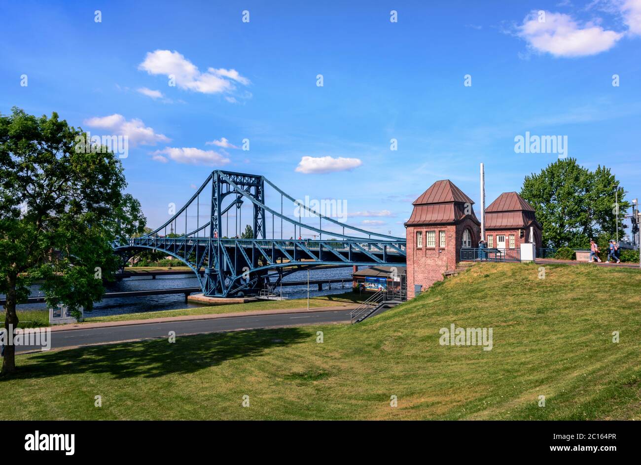 WILHELMSHAVEN, GERMANIA - 30 MAGGIO 2020: Ponte Kaiser-Wilhelm Foto Stock