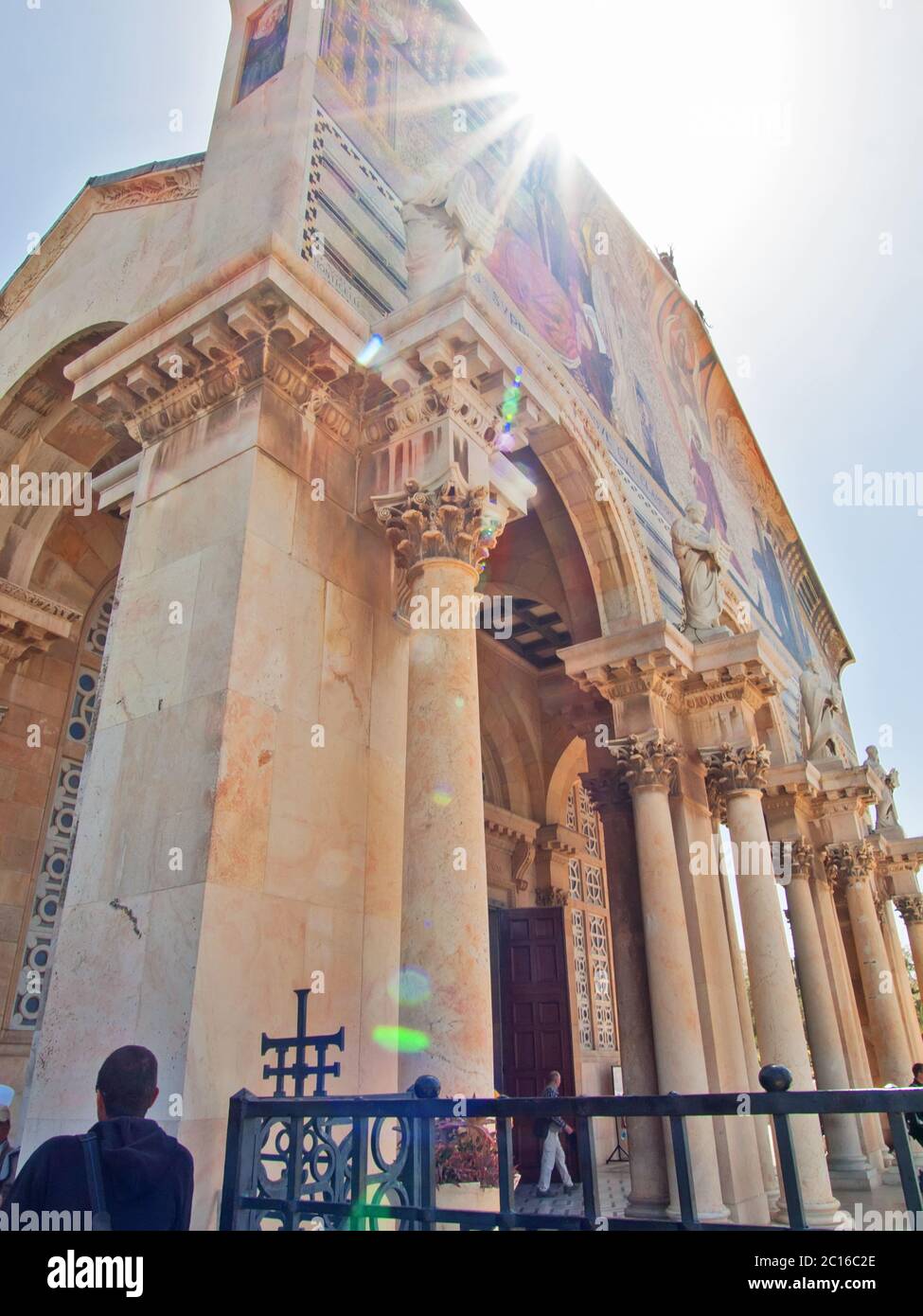 La Chiesa di tutte le Nazioni o Basilica dell'agonia, è una chiesa cattolica romana nei pressi del Giardino del Getsemani sul Monte degli oli Foto Stock