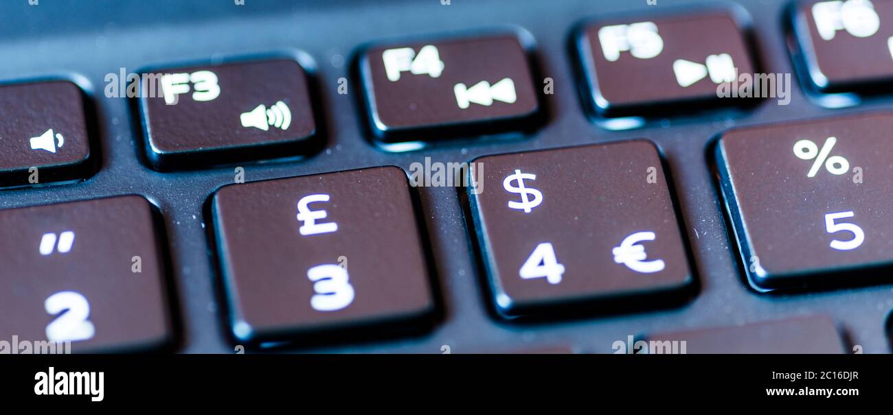 Simbolo di valuta sulla tastiera QWERTY Foto Stock