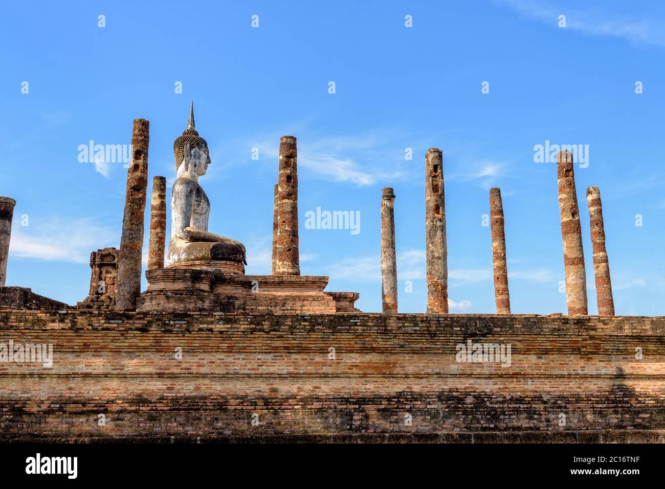 Antica statua di Buddha di postura seduta Foto Stock