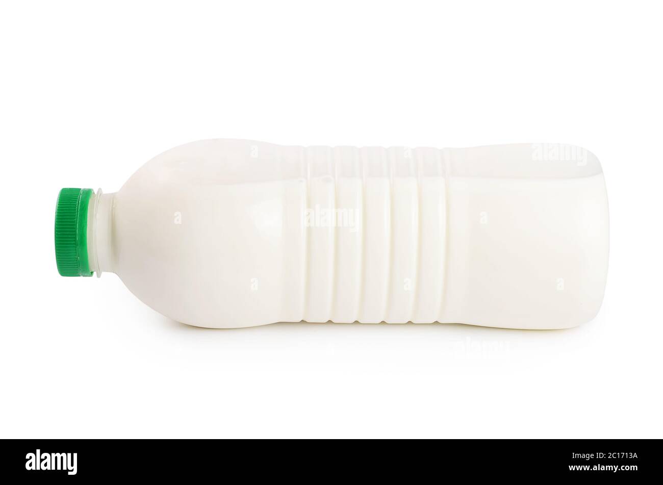 Latte in confezione di plastica isolato su bianco Foto Stock