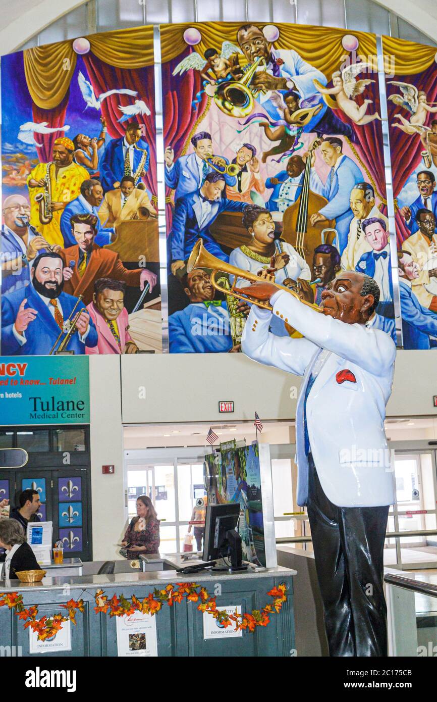 New Orleans Louisiana, Louis Armstrong New Orleans International Airport, MSY, terminal, scultura, Louis Armstrong, Satchmo, jazz, tromba, musica, murale, Paradiso Foto Stock