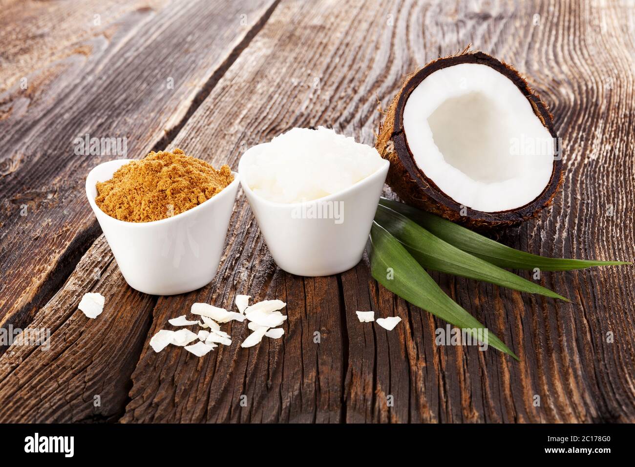 Lo zucchero di cocco e olio di noce di cocco. Foto Stock
