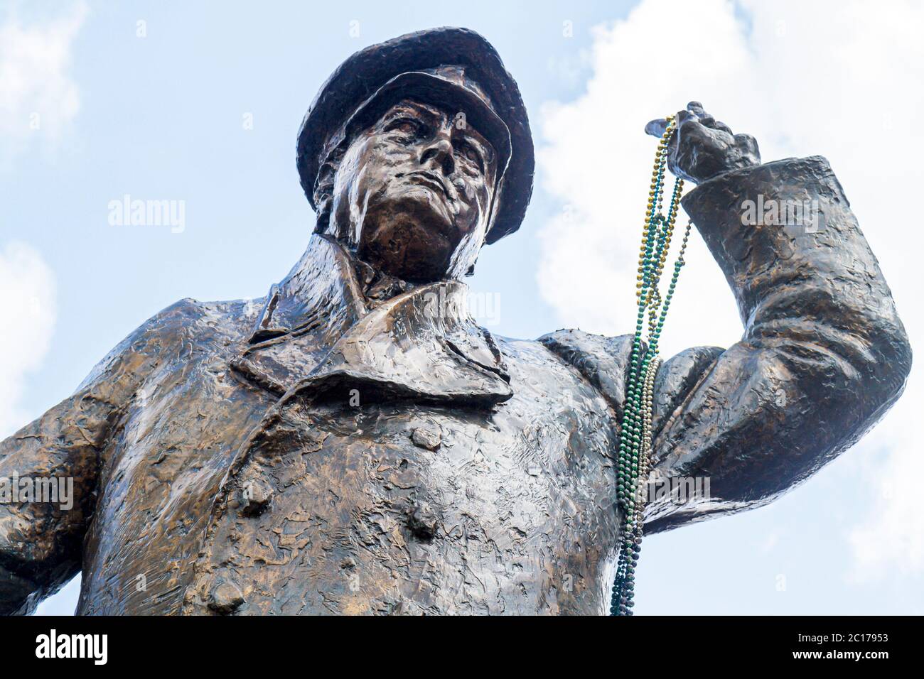 New Orleans Louisiana, Poydras Street, Winston Churchill, statista, statua, scultore Ivor Roberts Jones, bronzo, onore, perle, appeso alle dita, LA11111503 Foto Stock