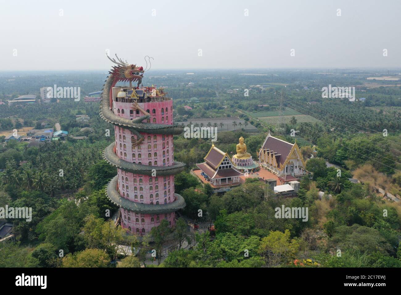 Bella vista del tempio di Wat Samphran a Nakhon Pathom Thailandia Foto Stock