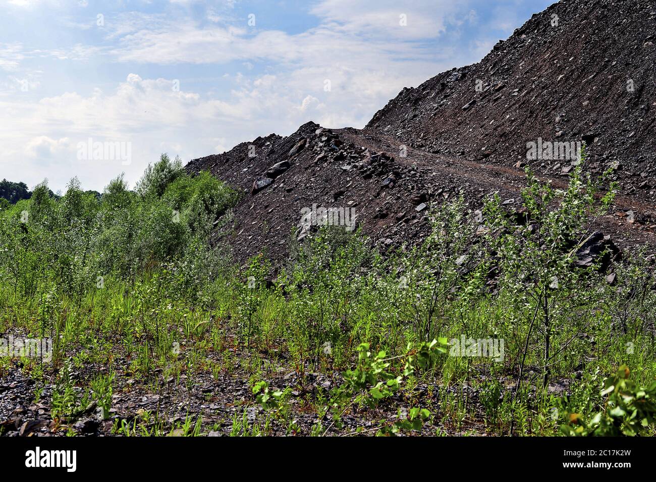 Scarica rock mountains da cave industriali Foto Stock